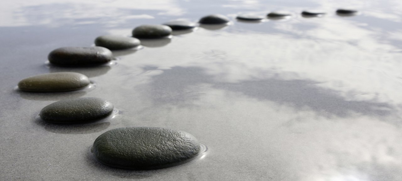 Steinkreis im Wasser